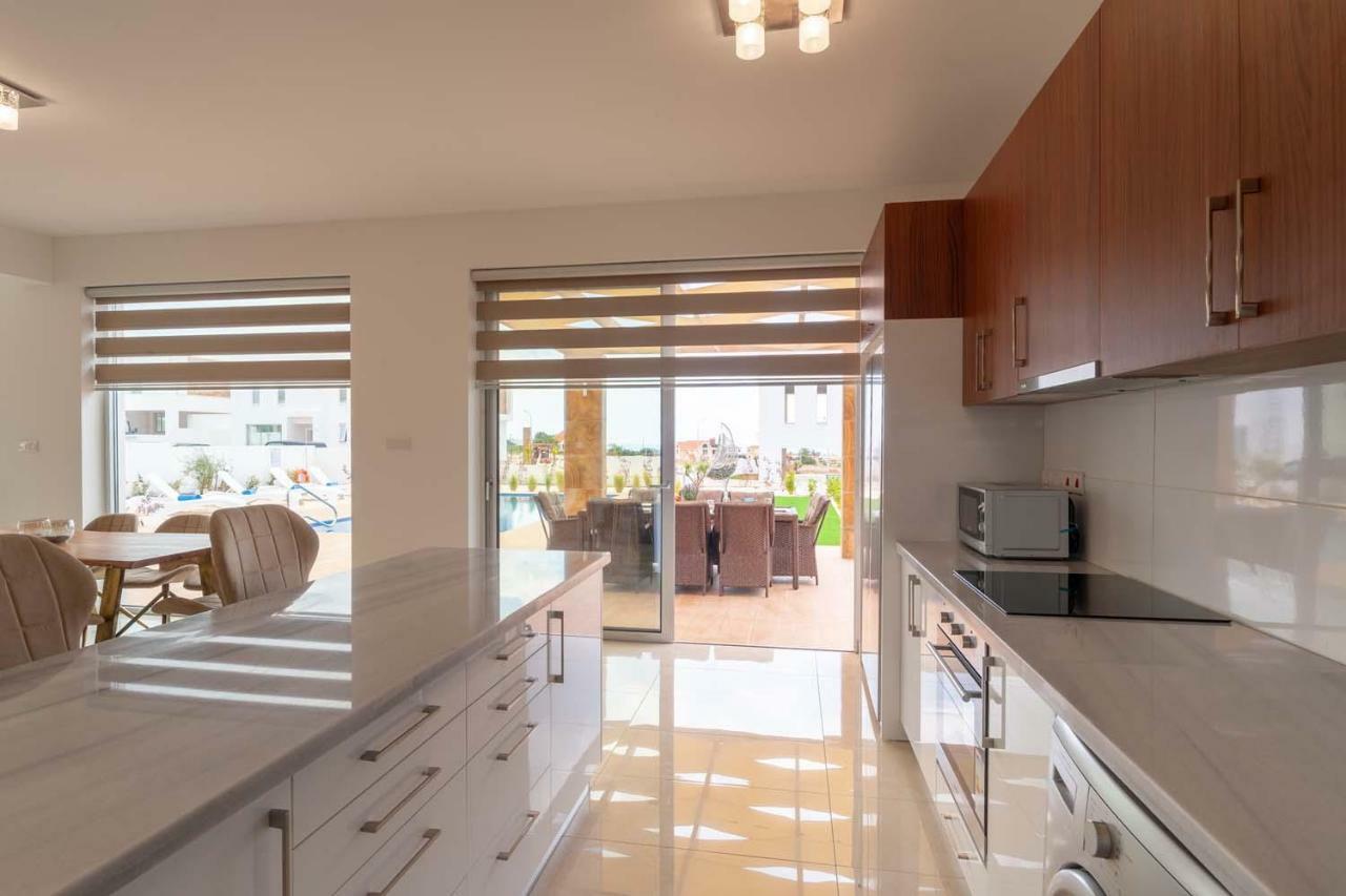 Coral Elite Residences Coral Bay Extérieur photo